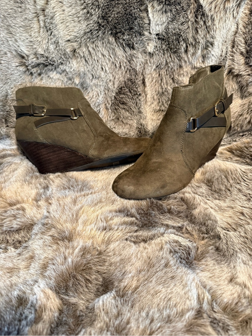 Women's Olive Suede Wedge Ankle Boots